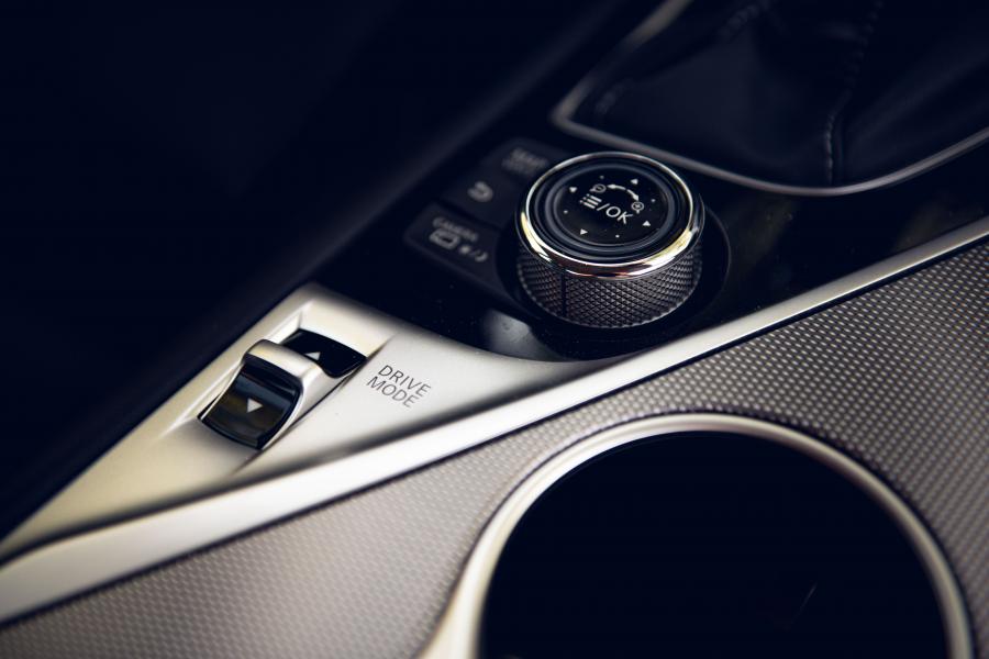 Детали интерьера Infiniti Q50S Signature Edition (V37) 2019 года  (NA) (фото 11 из 20)